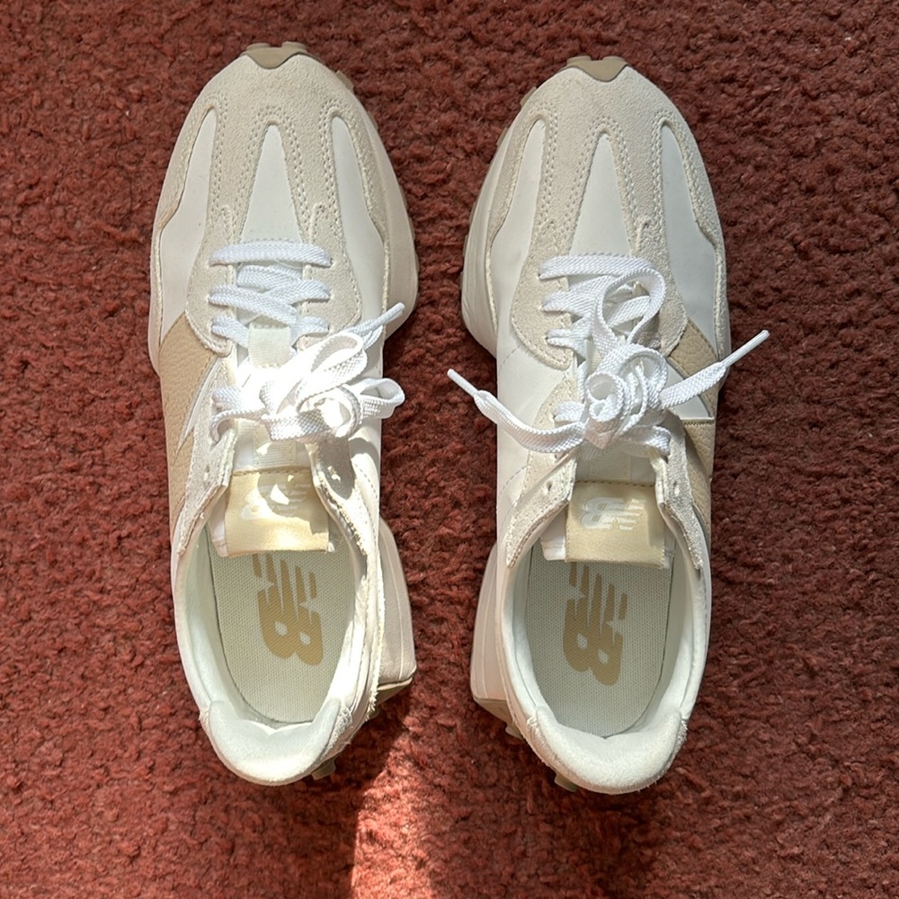 New Balance 327, size 9.5